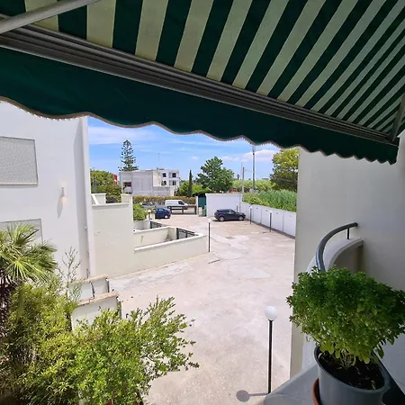 بيت للعطل Tamerici 2 A 150metri Dalla Spiaggia- Apulia غالّيبولي